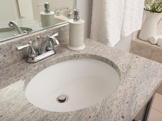 How to Keep Bathroom Sink Counter Dry