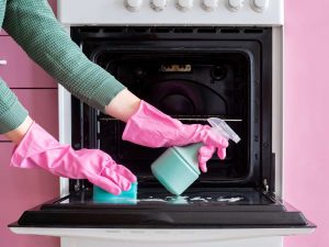 Can You Use Bathroom Cleaner in the Oven