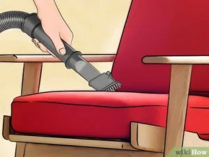 How to Clean a Fabric Chair With a Steam Cleaner