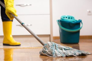 is vinegar good for cleaning floors